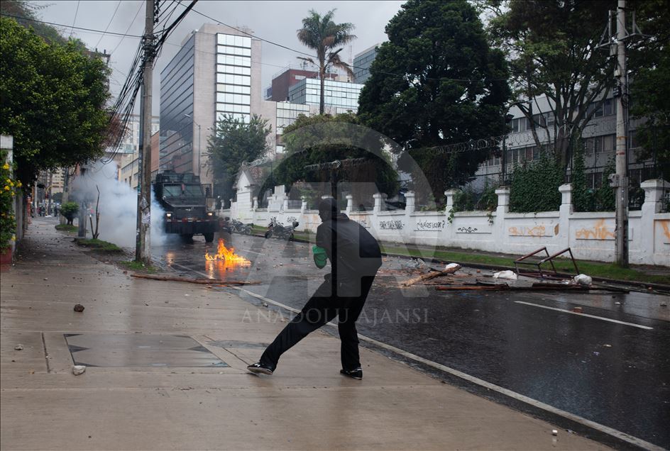 Clashes between Students and Public Force ESMAD in Bogota