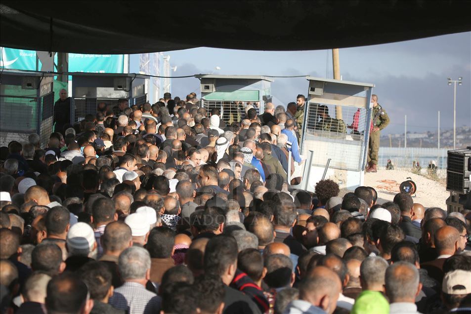 حضور فلسطینیان در مسجدالاقصی برای اقامه نماز جمعه
