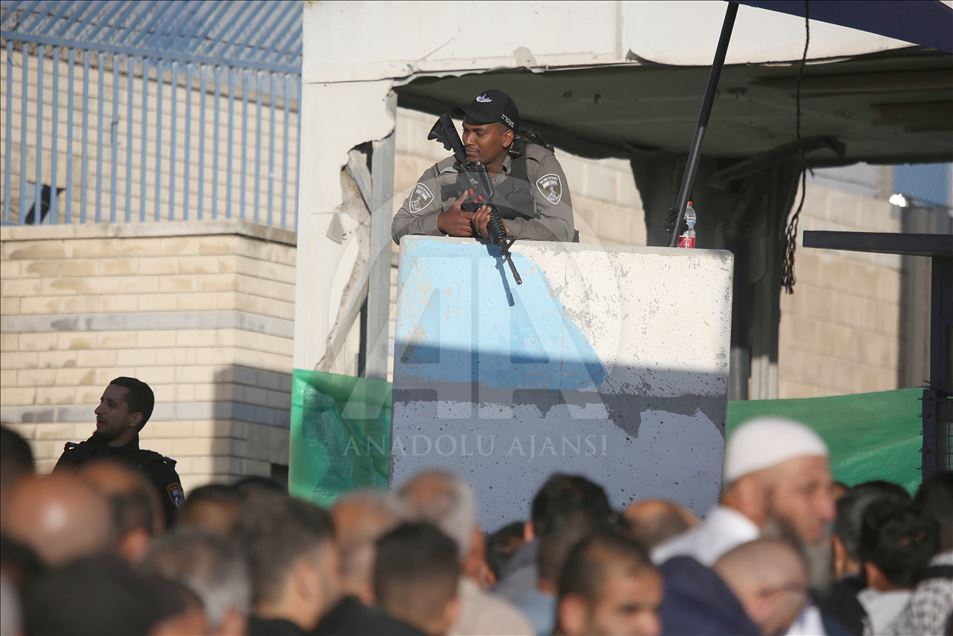 حضور فلسطینیان در مسجدالاقصی برای اقامه نماز جمعه
