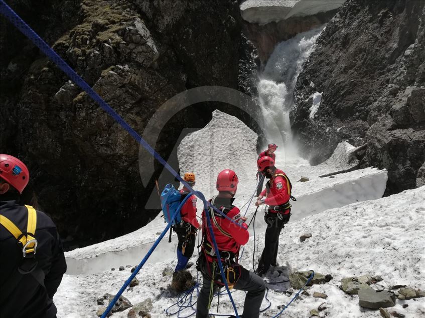 AA muhabirini arama çalışmaları sürüyor