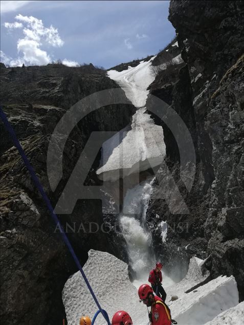 AA muhabirini arama çalışmaları sürüyor