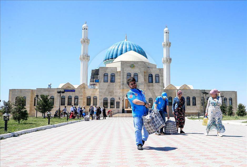 TDV'den Kazakistan'da gıda yardımı