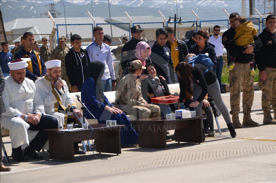 Hakkari'de şehit asker için tören