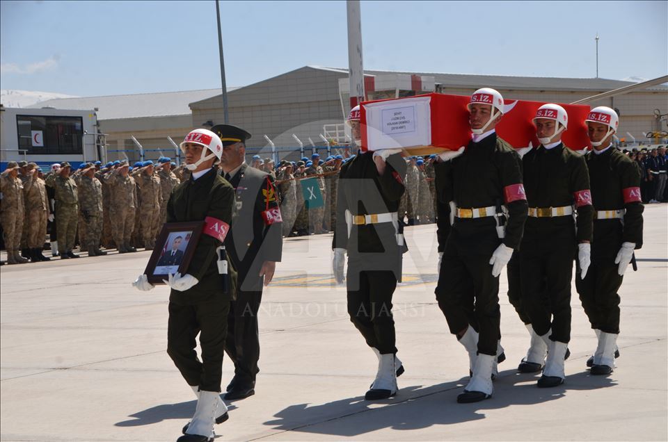 Hakkari'de şehit asker için tören