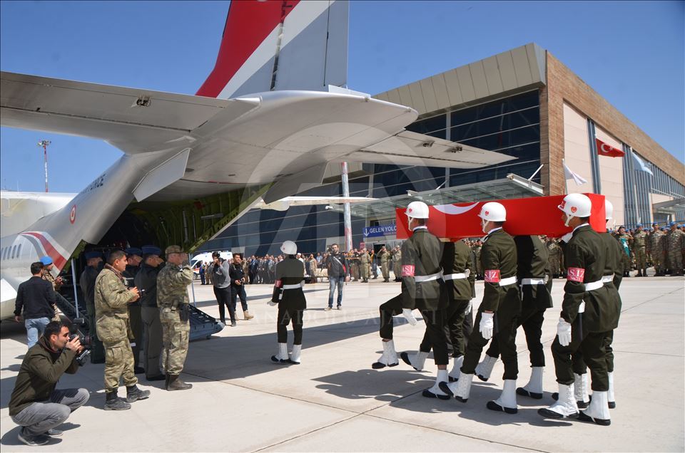 Hakkari'de şehit asker için tören