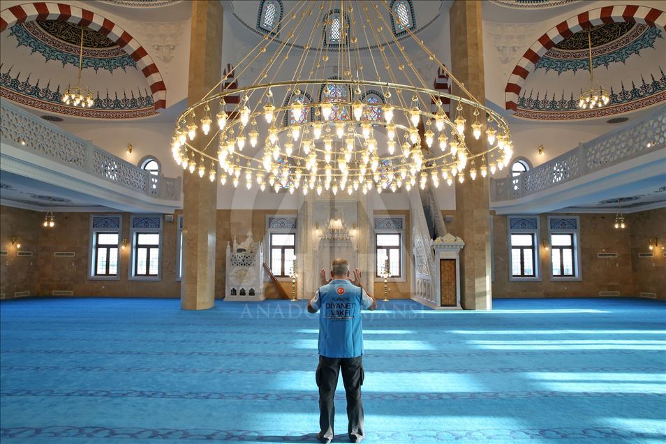 Cibuti'nin simgesi haline gelen 2. Abdülhamid Han Camisi'nde iftar