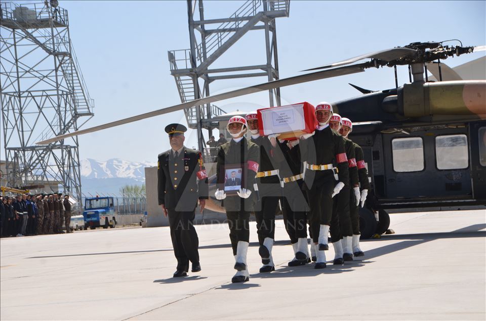 Hakkari'de şehit asker için tören