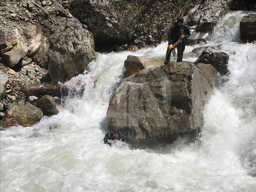 AA muhabirini arama çalışmaları devam ediyor