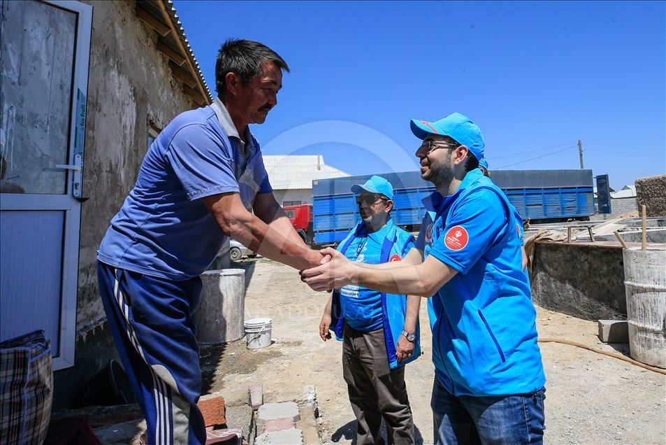 TDV'den Kazakistan'da gıda yardımı