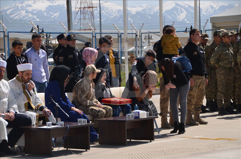 Hakkari'de şehit asker için tören