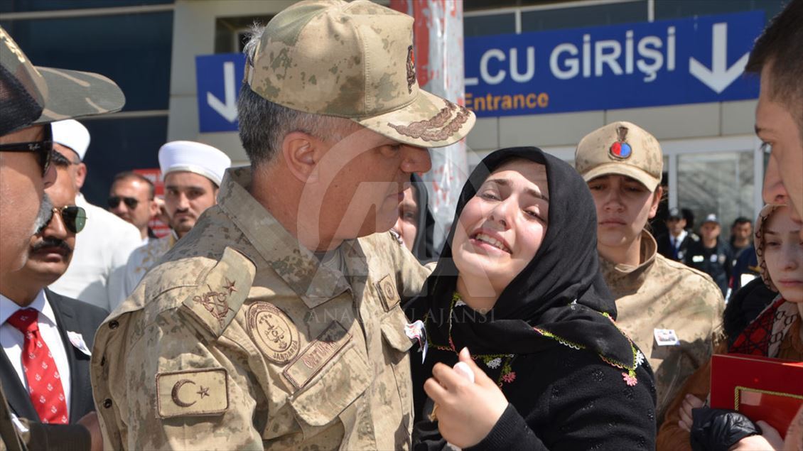 Hakkari'deki şehit asker için tören düzenlendi