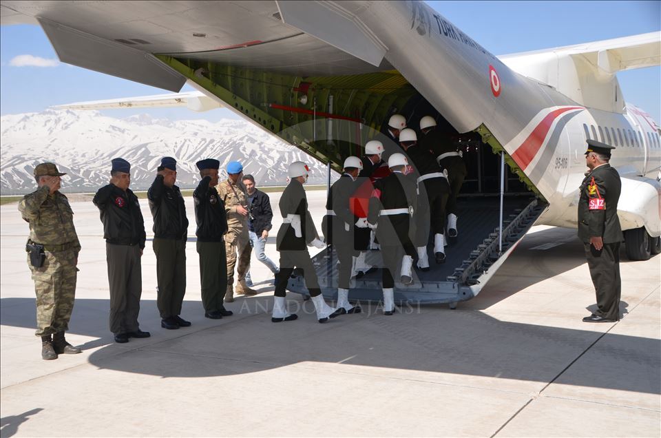 Hakkari'de şehit asker için tören