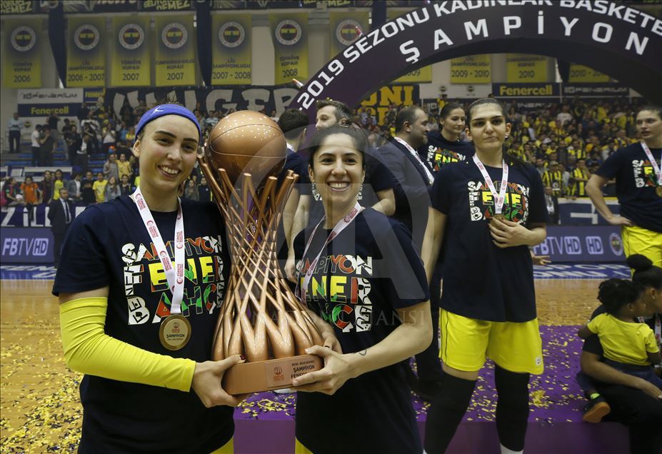 Fenerbahce wins women's basketball league title