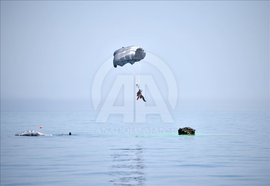 В Турции отработали действия по спасению мигрантов на море