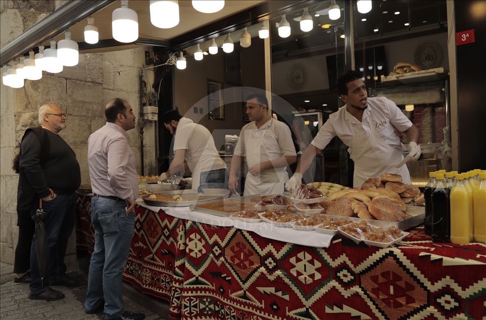 أسواق الفاتح بإسطنبول.. بركة رمضان قبل الإفطار