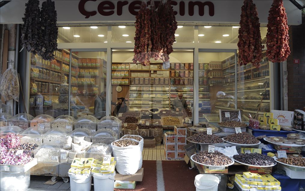 أسواق الفاتح بإسطنبول.. بركة رمضان قبل الإفطار