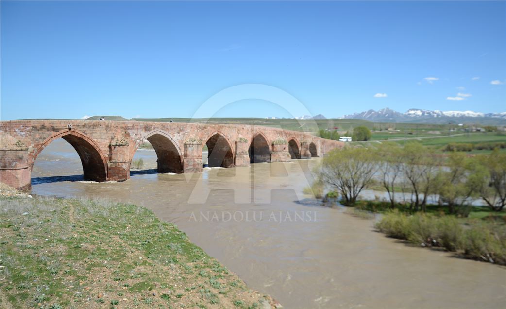 تركيا.. جسر أثري للمشاة عمره 721 عاما