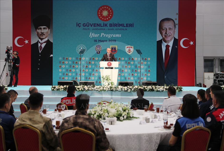 Cumhurbaşkanı Erdoğan, iç güvenlik birimleriyle iftarda bir araya geldi