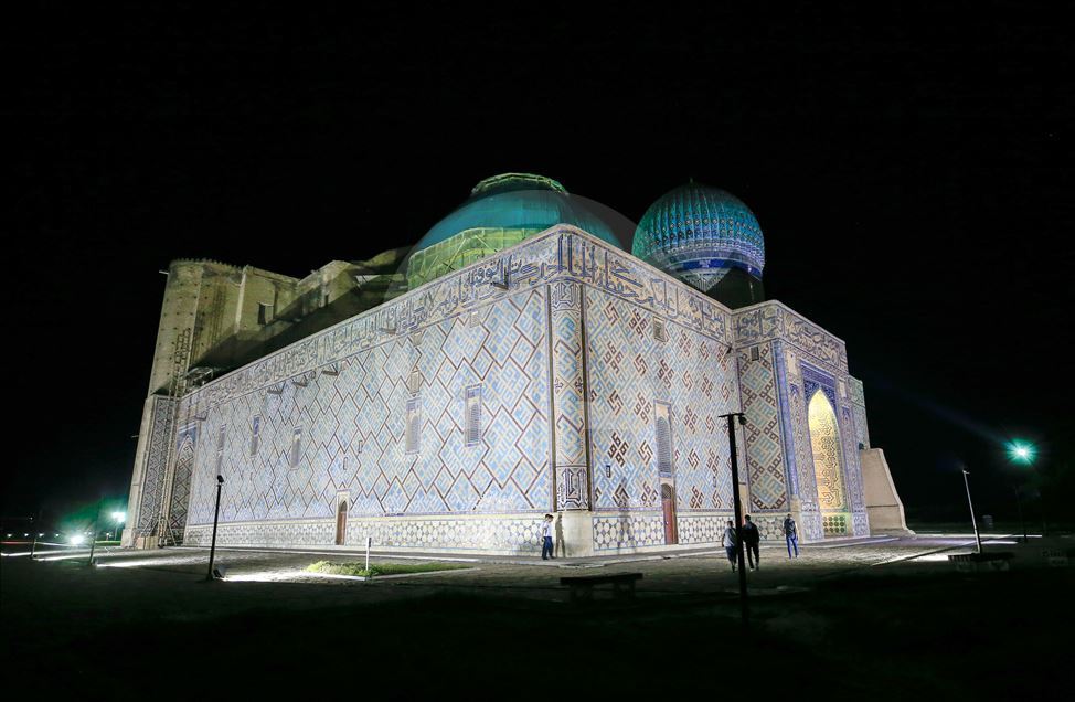 كازاخستان.. ضريح المتصوف "خوجة أحمد يسوي" يجذب الزوار في رمضان
