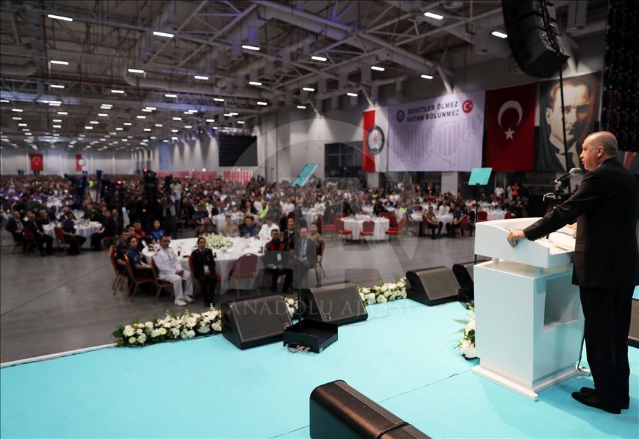 Cumhurbaşkanı Erdoğan, iç güvenlik birimleriyle iftarda bir araya geldi