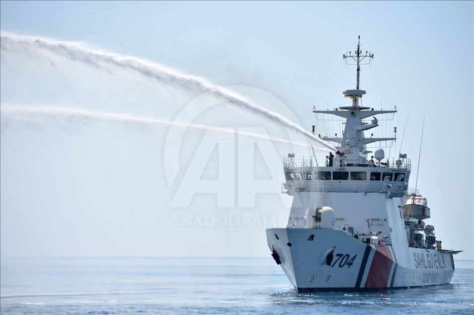 В Турции отработали действия по спасению мигрантов на море