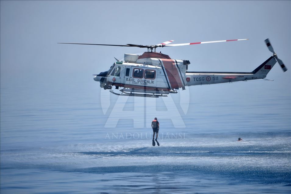 В Турции отработали действия по спасению мигрантов на море