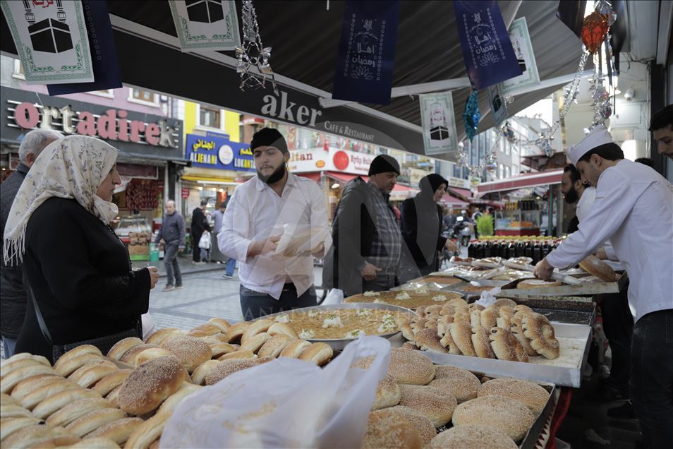 أسواق الفاتح بإسطنبول.. بركة رمضان قبل الإفطار