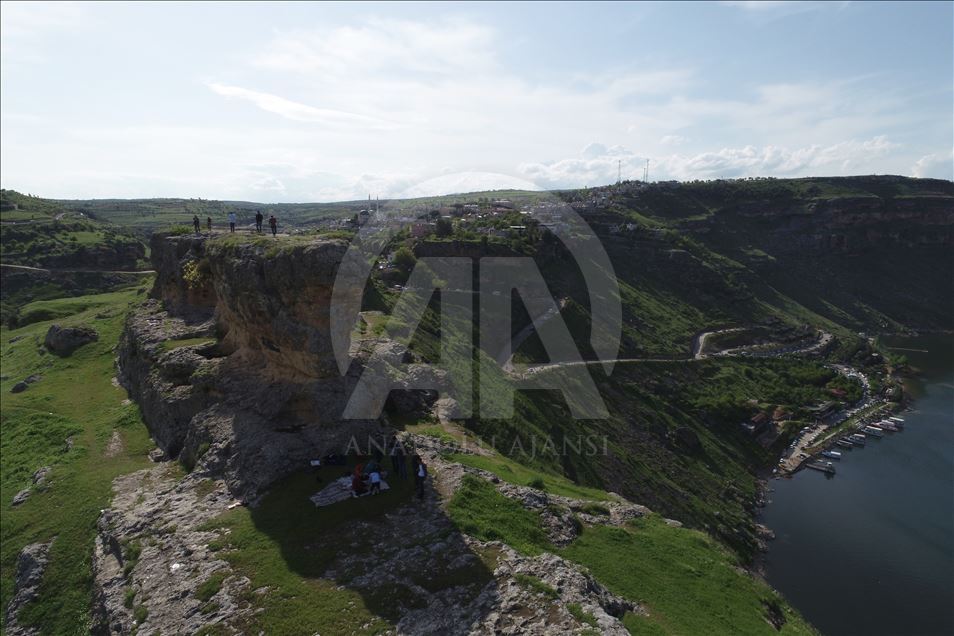 "ديار بكر" التركية.. قبلة عشاق التصوير والجسور