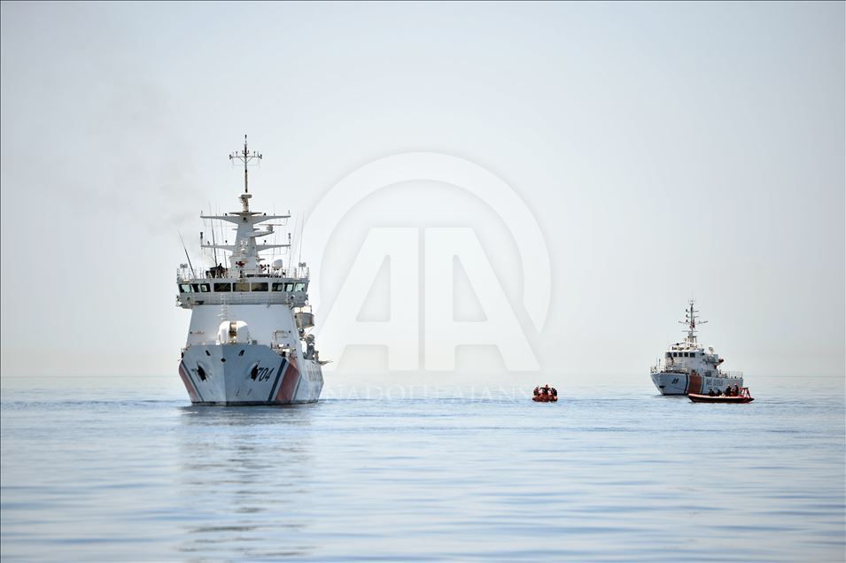 В Турции отработали действия по спасению мигрантов на море