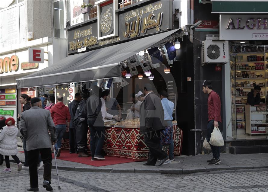 أسواق الفاتح بإسطنبول.. بركة رمضان قبل الإفطار