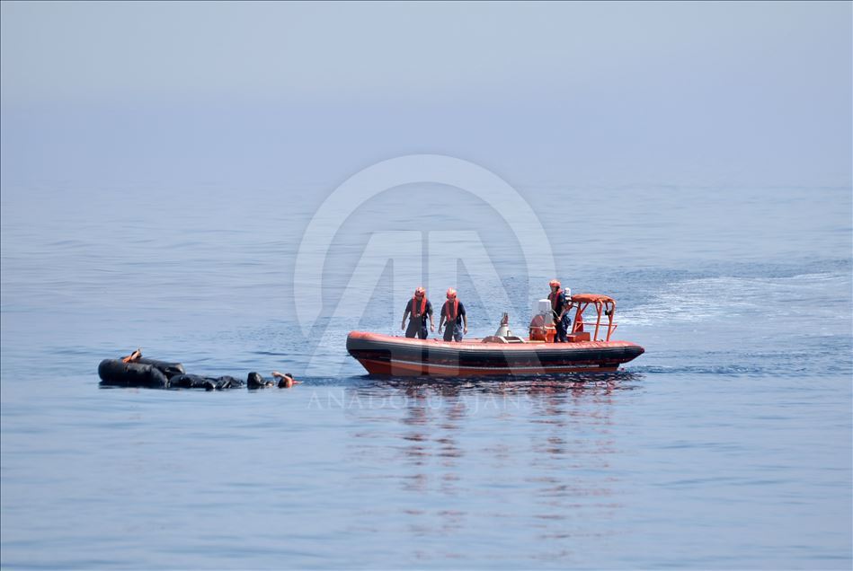 В Турции отработали действия по спасению мигрантов на море