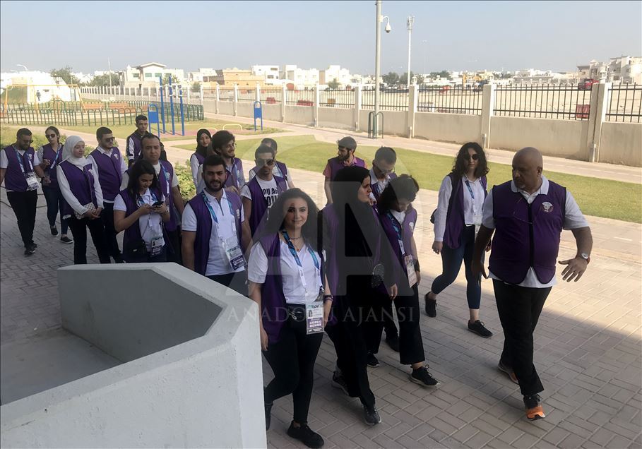 متطوعو 12 دولة يشاركون في افتتاح استاد الوكرة بالعاصمة القطرية
