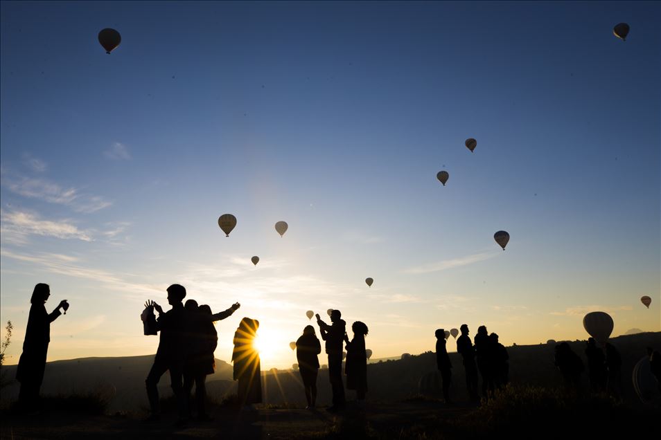 Turistlerin gözdesi sıcak hava balonları