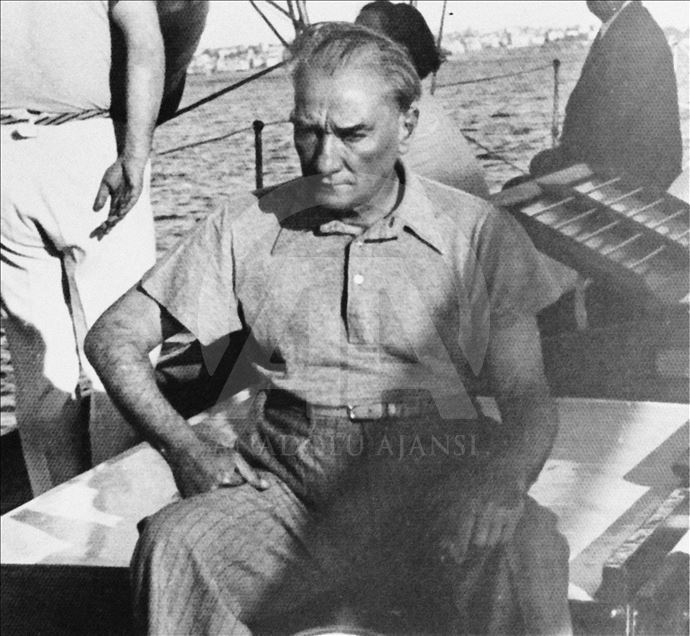 Генштаб Турции обнародовал уникальные архивные фото Ататюрка
