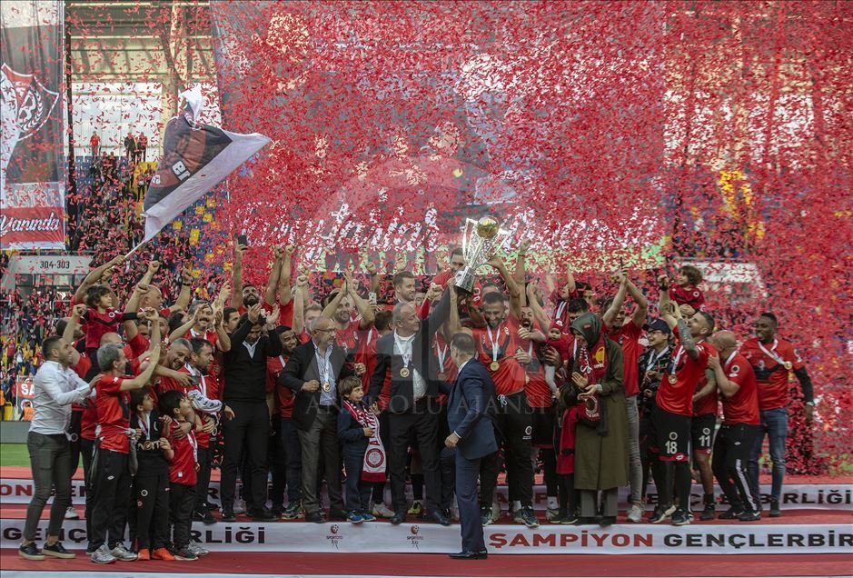 Gençlerbirliği kupasını aldı