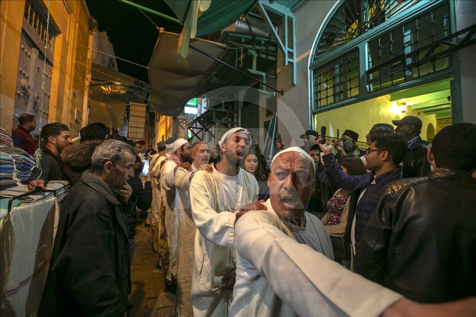 "خرجة سيدي بن عروس"...احتفالات صوفية تنير ليالي رمضان بتونس
