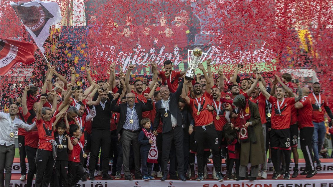 Gençlerbirliği kupasını aldı