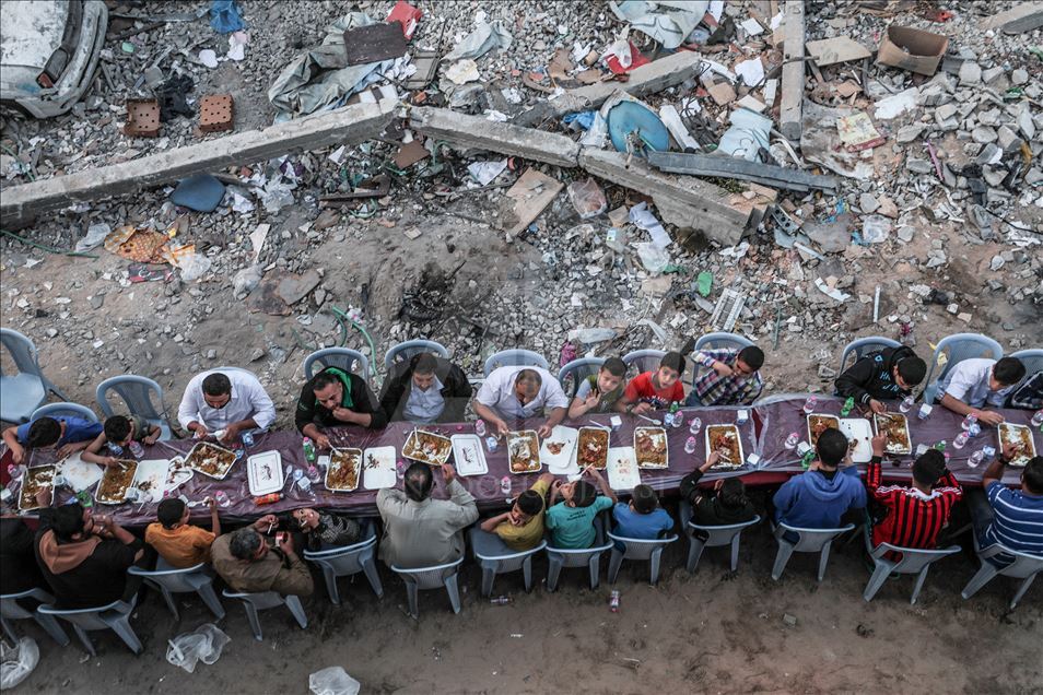 Iftar dinner amongst rubbles in Gaza