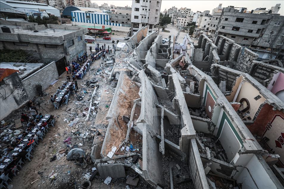 Iftar dinner amongst rubbles in Gaza