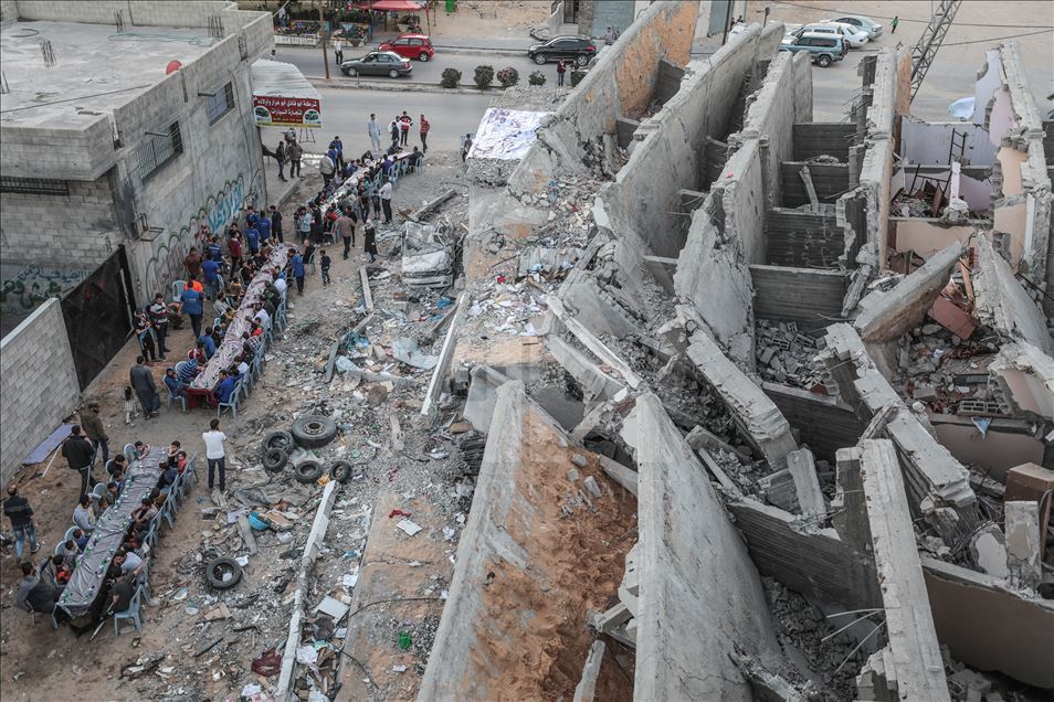 Iftar dinner amongst rubbles in Gaza