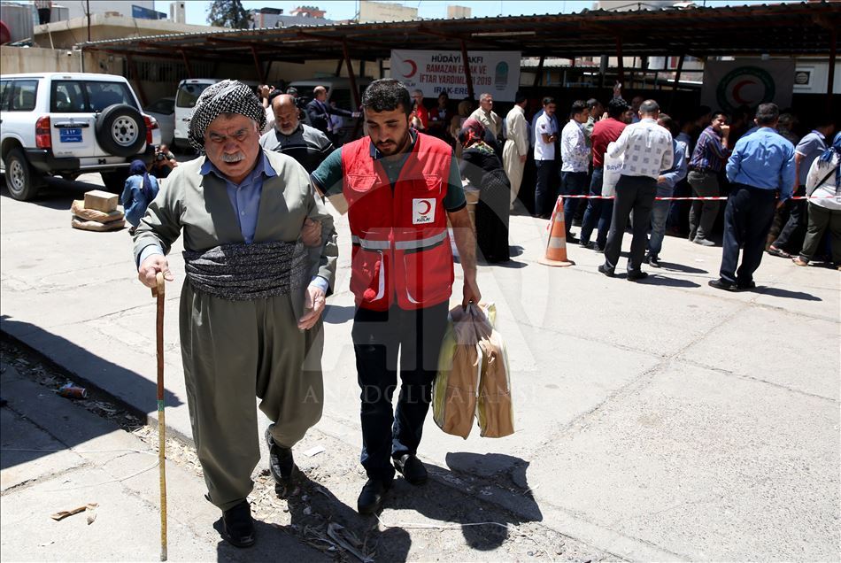 Türk Kızılaydan Irak'ta ihtiyaç sahibi ailelere gıda yardımı
