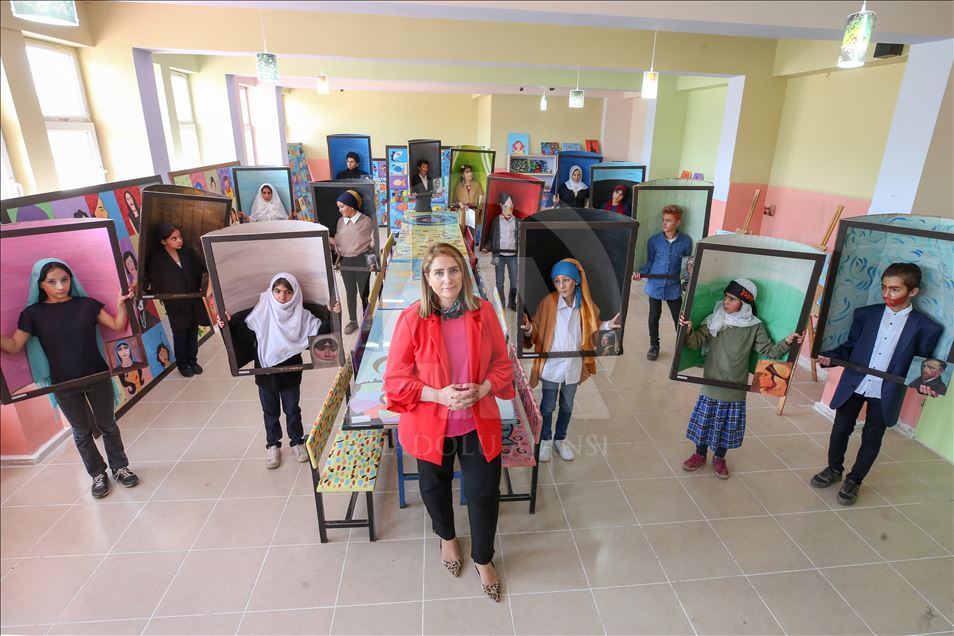 Ünlü ressamların eserlerini canlandırdılar
