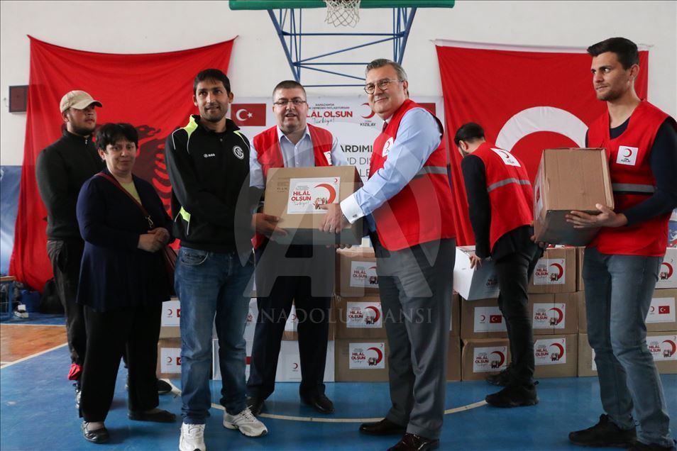 Türk Kızılaydan Arnavutluk'taki ihtiyaç sahiplerine ramazan yardımı
