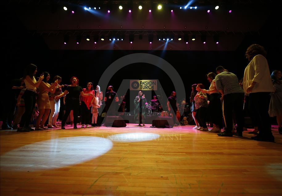 Pink Martini Ankara'da konser verdi