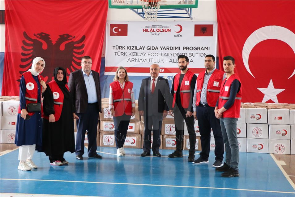Türk Kızılaydan Arnavutluk'taki ihtiyaç sahiplerine ramazan yardımı

