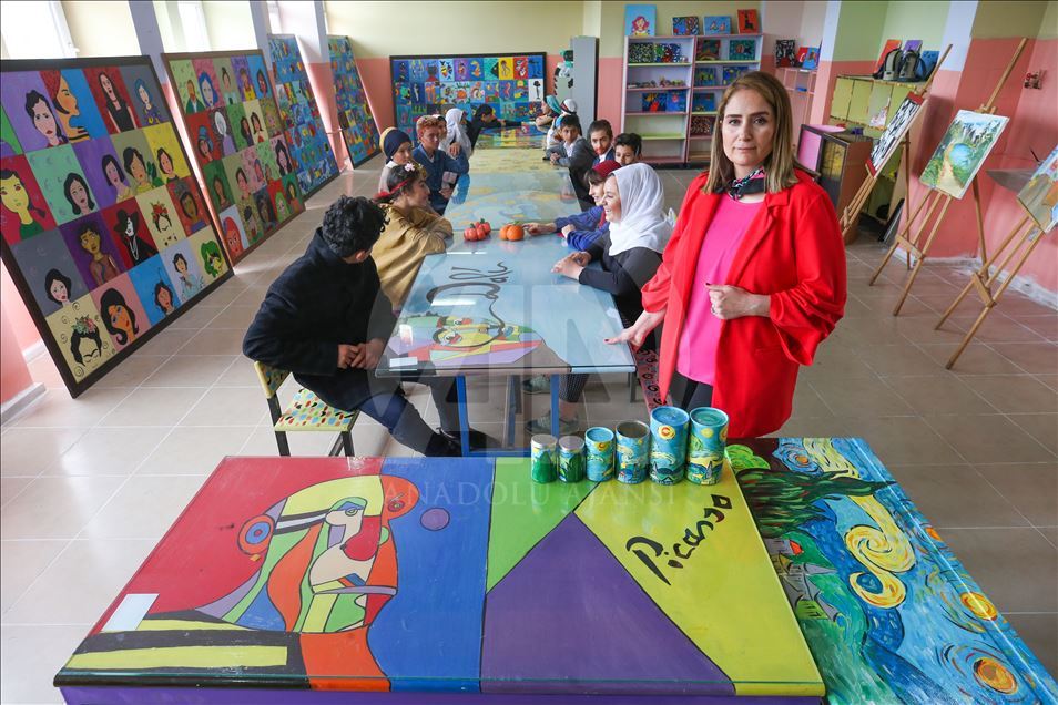 Ünlü ressamların eserlerini canlandırdılar