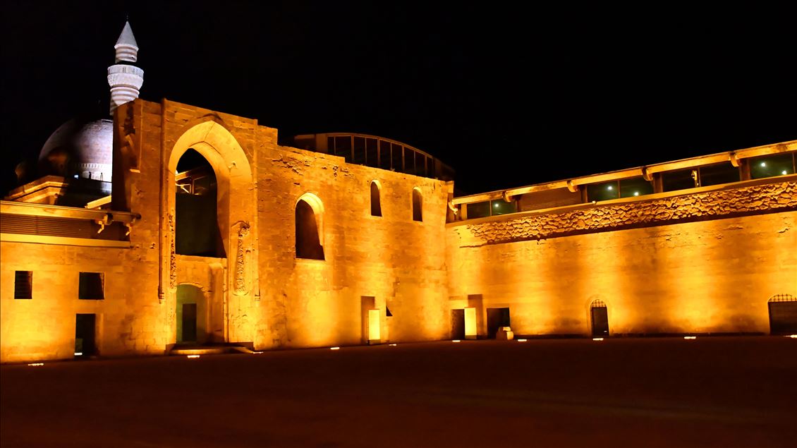 علاقه گردشگران به کاخ اسحاق پاشا در استان آغری ترکیه

