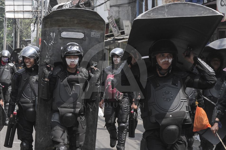 Endonezya'da seçim protestoları hayatı olumsuz etkiledi
