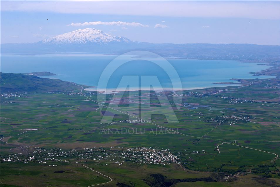 Zirveden doğaya kuş bakışı