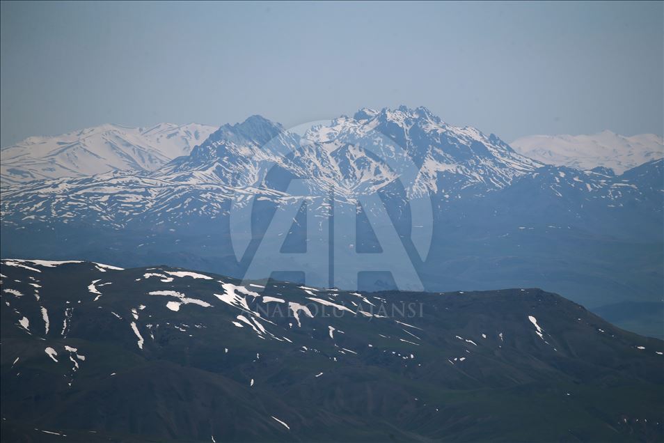 Zirveden doğaya kuş bakışı